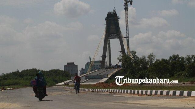 Plt Gubri Wan Thamrin Hasyim Akui Jembatan Siak IV Akan Selesai Januari 2019