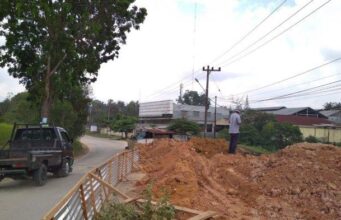 Masih Ingat Longsor Jalan Hangtuah Ujung yang Amblaskan Setengah Badan Jalan? Begini Kondisinya Sekarang Masih Ingat Longsor Jalan Hangtuah Ujung yang Amblaskan Setengah Badan Jalan? Begini Kondisinya Sekarang