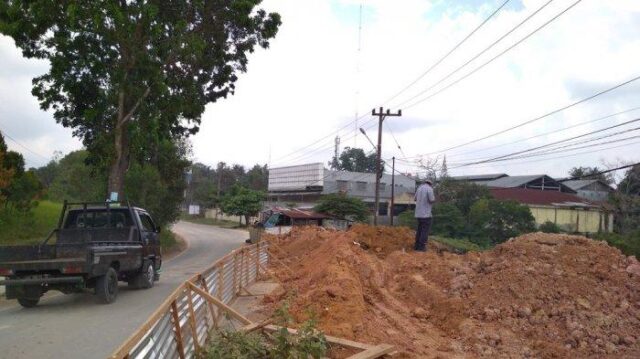 Masih Ingat Longsor Jalan Hangtuah Ujung yang Amblaskan Setengah Badan Jalan? Begini Kondisinya Sekarang Masih Ingat Longsor Jalan Hangtuah Ujung yang Amblaskan Setengah Badan Jalan? Begini Kondisinya Sekarang