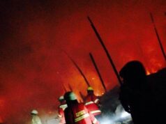 Bangunan Dekat Pasar Pagi Arengka Pekanbaru Terbakar, Api Diduga dari Gudang Giling Bumbu Bangunan Dekat Pasar Pagi Arengka Pekanbaru Terbakar, Api Diduga dari Gudang Giling Bumbu