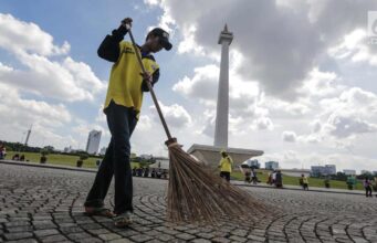 Pasca Reuni 212, Sampah di Monas Capai 217 Ton pada Hari Ini Pasca Reuni 212, Sampah di Monas Capai 217 Ton pada Hari Ini