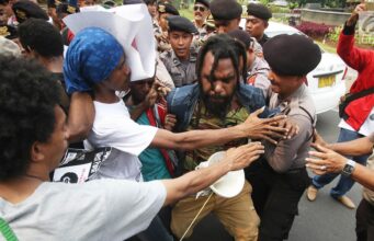 Polisi Ungkap WNA Asal Australia yang Terlibat Aliansi Mahasiswa Papua Polisi Ungkap WNA Asal Australia yang Terlibat Aliansi Mahasiswa Papua