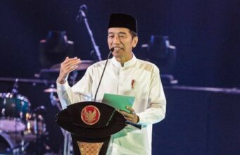 Pria ini Nangis, Saat Diajak Nge-Vlog dengan Jokowi diajak-nge-vlog-jokowi-pria-ini-nangis