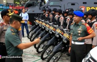 Pesawat Pembawa Presiden Jokowi Mendarat di Lanud Roesmin Nurjadin Sekitar Pukul 21.30 WIB Pesawat Pembawa Presiden Jokowi Mendarat di Lanud Roesmin Nurjadin Sekitar Pukul 21.30 WIB
