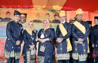 Bupati dan Wabup Rohil Dapat Gelar Datuk Setia Adat
