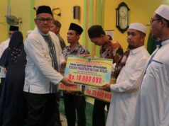 Safari Ramadhan di Tanah Putih Sedinginan, Sekda Salurkan Bantuan ke Rumah Ibadah dan Minta Masyarakat Rohil Sukseskan MTQ ke-40