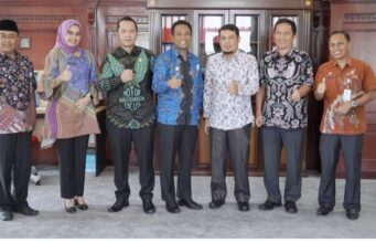 Ketua DPRD Kota Payakumbuh Kunjungi Kominfo Rohil, Ini yang Dibahas