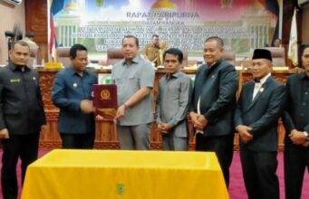 DPRD Rohil Gelar Paripurna Tentang LKPJ Bupati Tahun 2021 Dan Penyampaian Rekomendasi Pansus