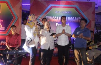 Hadiri Festival Tunggang Langgang DKD, Bupati Afrizal Sintong Minta Kesenian Terus Dikembangkan