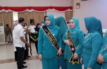 Ketua PKK Rohil Hadiri Pengukuhan TP PKK Provinsi Riau Sebagai Bunda Asuh Stunting