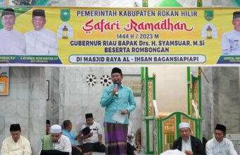 Didampingi Wabup Rohil H. Sulaiman, Gubernur Riau Laksanakan Safari Ramadhan di Masjid Raya Al-Ihsan Bagansiapiapi