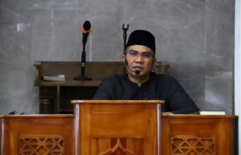 Tausyiah Qobla Dzuhur Disampaikan Ust Nazier Abdul Muluk