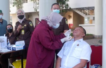 Cegah Penyebaran Subvarian Baru Covid-19, Kejagung Laksanakan Swab Antigen