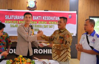 Kapolres Rohil Gelar Silahturahmi dan Bhakti Kesehatan Bersama Para Buruh