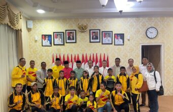Dilepas Sekda Fauzi Efrizal, 20 Atlet Porserosi Rohil Siap Meraih Mendali Kejurda di Siak