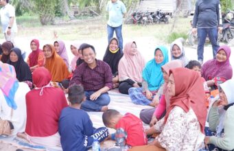 Antusias Masyarakat Penuh Haru Sambut Kedatangan Wabup Rohil ke Kepenghuluan Darusalam dan Sinaboi
