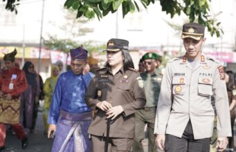 Kajari Yuliarni Appy Hadiri Upacara HUT Provinsi Riau Ke- 66
