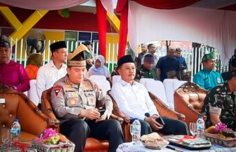 Kajati Riau Hadiri Parade Bhinneka Tunggal Ika & Pergelaran Budaya Nusantara Hari Jadi Provinsi Riau Ke-66 dan HUT RI Ke-78