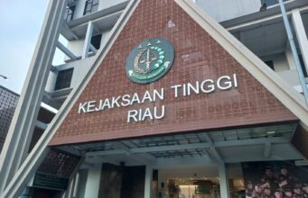 Setelah Dibebas Tugaskan, Oknum Jaksa SH Diserahkan ke Pidsus Kejati Riau Jalani Proses Hukum