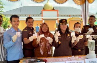 Kejari Rohil Gelar Pemusnahan BB Tindak Pidana Umum