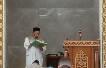Ust Chairul Ichwan Sampaikan Tausyiah Qobliyah Dzuhur di Masjid Al-Mizan Kejati Riau