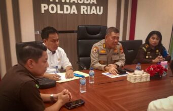 Asisten Pengawasan Kejati Riau Hadiri Rapat Satgas Saber Pungli Provinsi Riau