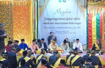 Aspidmil Kejati Riau Hadiri Penganugrahan Gelar Adat Datuk Seri Jaya Perkasa Setia Negeri Kepada Kapolda Riau Irjen Pol. H. Mohammad Iqbal