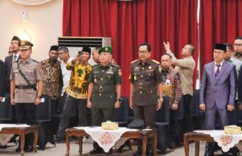 Kajati Riau Hadiri Pelantikan dan Pengambilan Sumpah Jabatan Pj Sekda Riau
