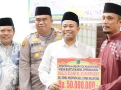Safari Ramadhan, Wabup H. Sulaiman Serahkan Bantuan Operasional untuk Masjid dan Mushola di Kecamatan Rimba Melintang
