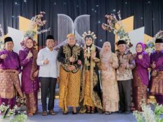 Masyarakat Senang Kedatangan Wabup H. Sulaiman di Resepsi Pernikahan Nofianti dan Made Bayu Alfi Wijaya