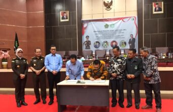 Kajati Riau Berikan Pembekalan PKL Mahasiswa, Resmikan Rumah Restoratif Justice dan Penandatanganan MoU Dengan UIN Suska Riau