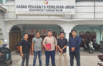 Tim Hukum Bijak Laporkan Sekdes dan Dua ASN ke Bawaslu Rohil