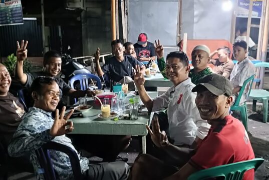 Sembari Menyeruput Teh Telur, Ahmad Yuzar Ajak Masyarakat Diskusi Santai Untuk Kemajuan Negeri