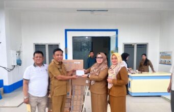 Dinas Kesehatan Rokan Hilir Salur Bantuan Obat-obatan dan Uang Tunai untuk Korban Bencana di Sumatera