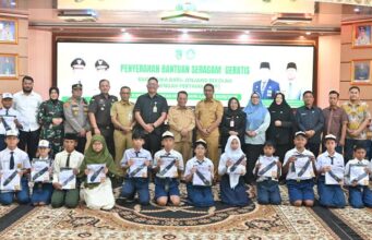 Pemkab Rokan Hilir Perkuat Akses Pendidikan, Program Seragam Sekolah Gratis Jadi Bukti Kepedulian Daerah