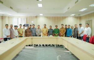 Wabup Jhony Charles Temui Warga Kecamatan Batu Hampar, Bahas Terkait Persoalan Lahan Plasma di PT. Sindora Seraya