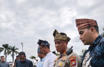 Wabup Jhony Charles Cek Dugaan Limbah PT PHR Yang Timbulkan Bau Tak Sedap di SDN 026 Bangko Permata